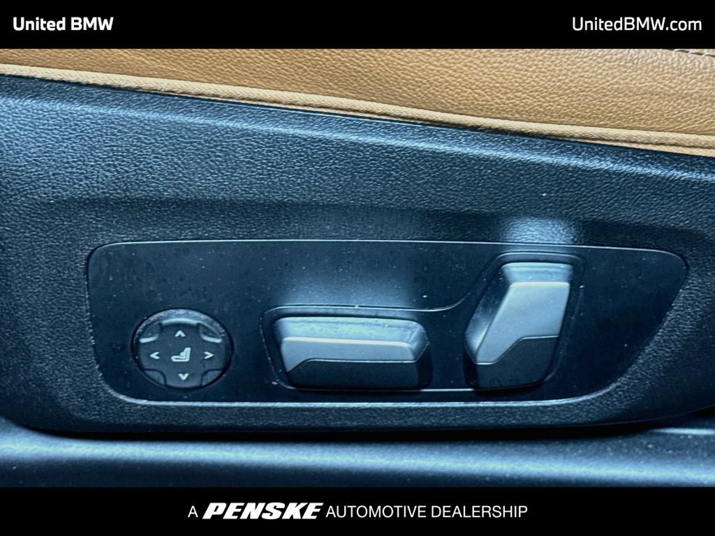 Used 2023 BMW 330i Sedan w/ Premium Package RWD image 11