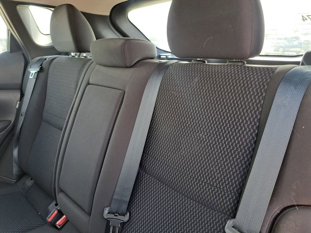 Used 2022 Nissan Rogue Sport S image 22