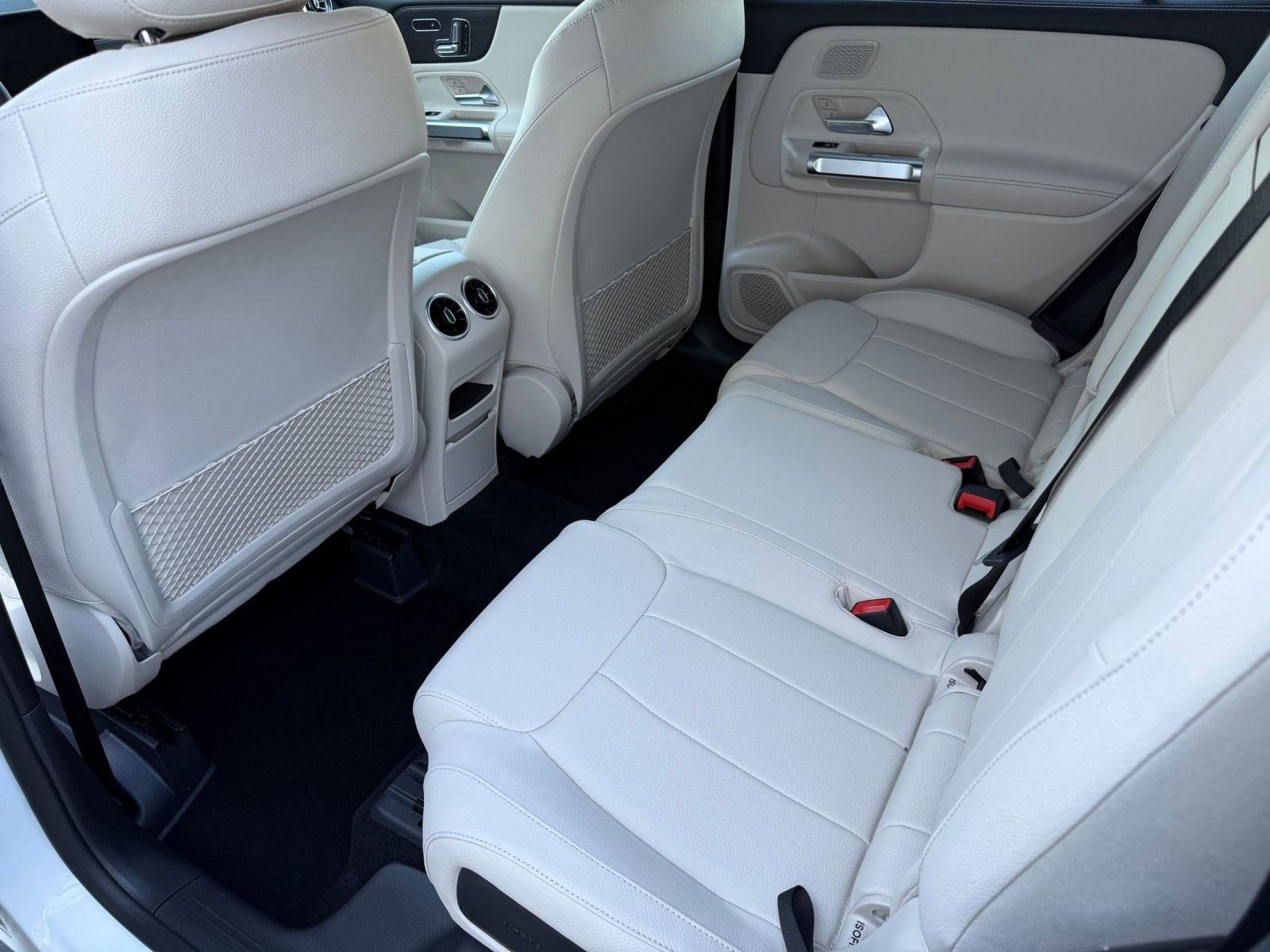 New 2026 Mercedes-Benz GLB 250 4MATIC image 24