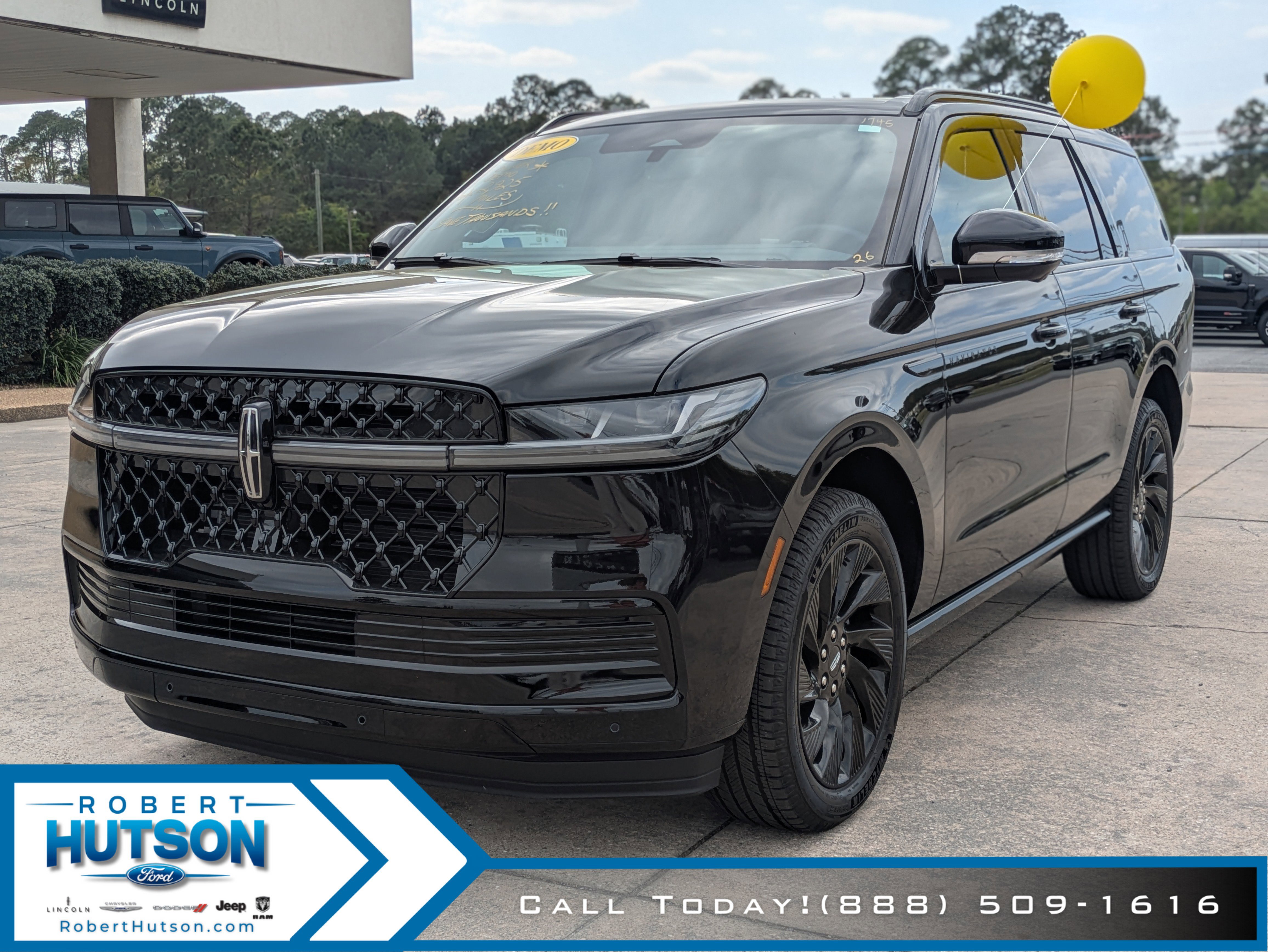 New 2026 Lincoln Navigator Reserve w/ Jet Appearance Package image 2