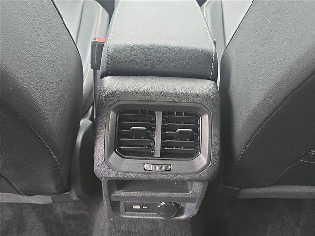 Used 2023 Volkswagen Tiguan SE w/ Panoramic Sunroof Package FWD image 18
