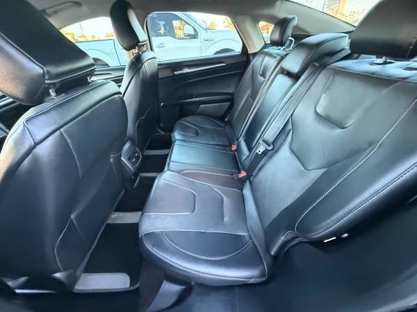 Used 2020 Ford Fusion Titanium FWD image 14
