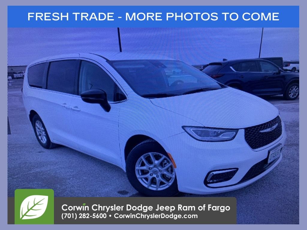 Used 2024 Chrysler Pacifica Touring-L