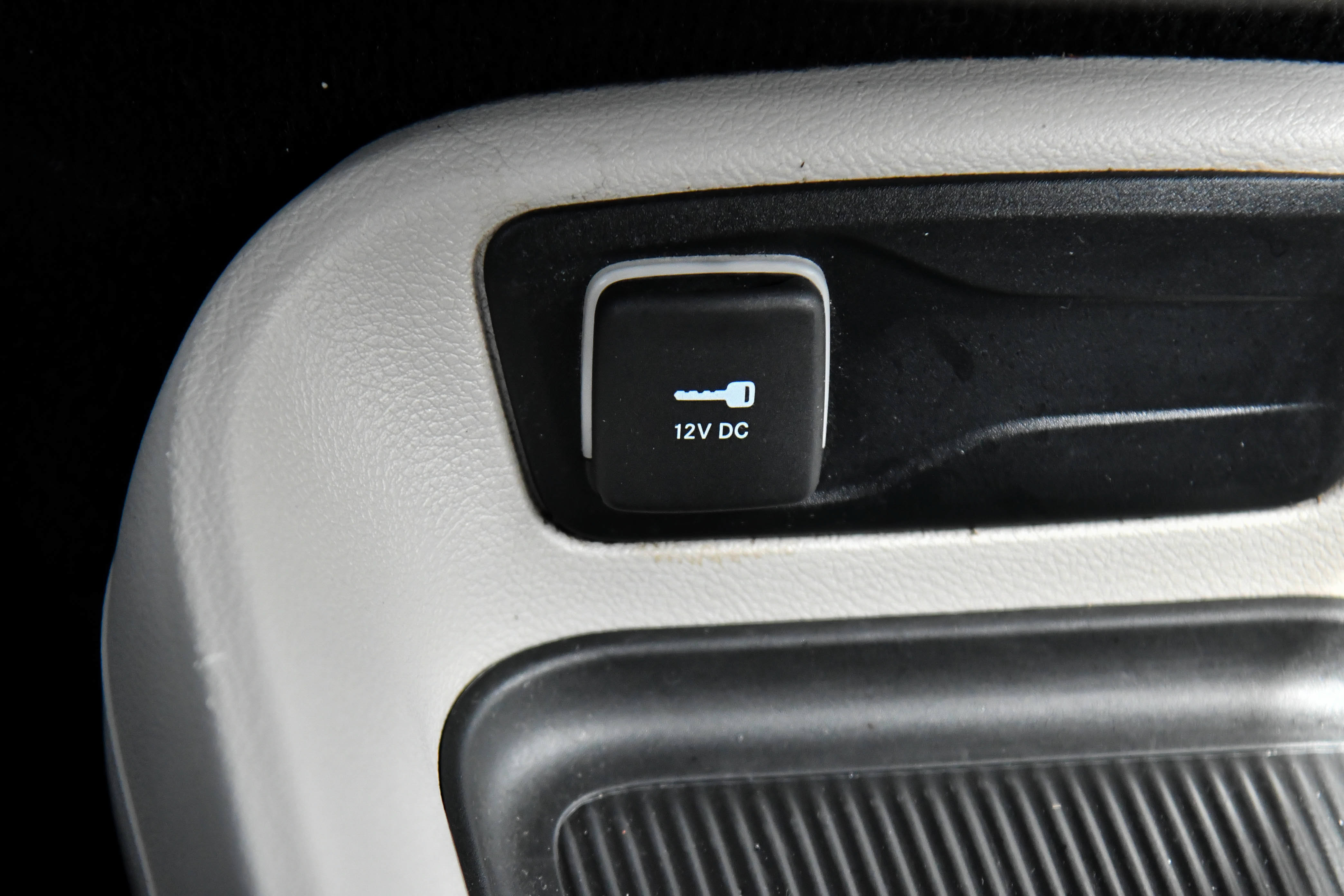 Used 2023 Chrysler Pacifica Touring-L FWD image 28