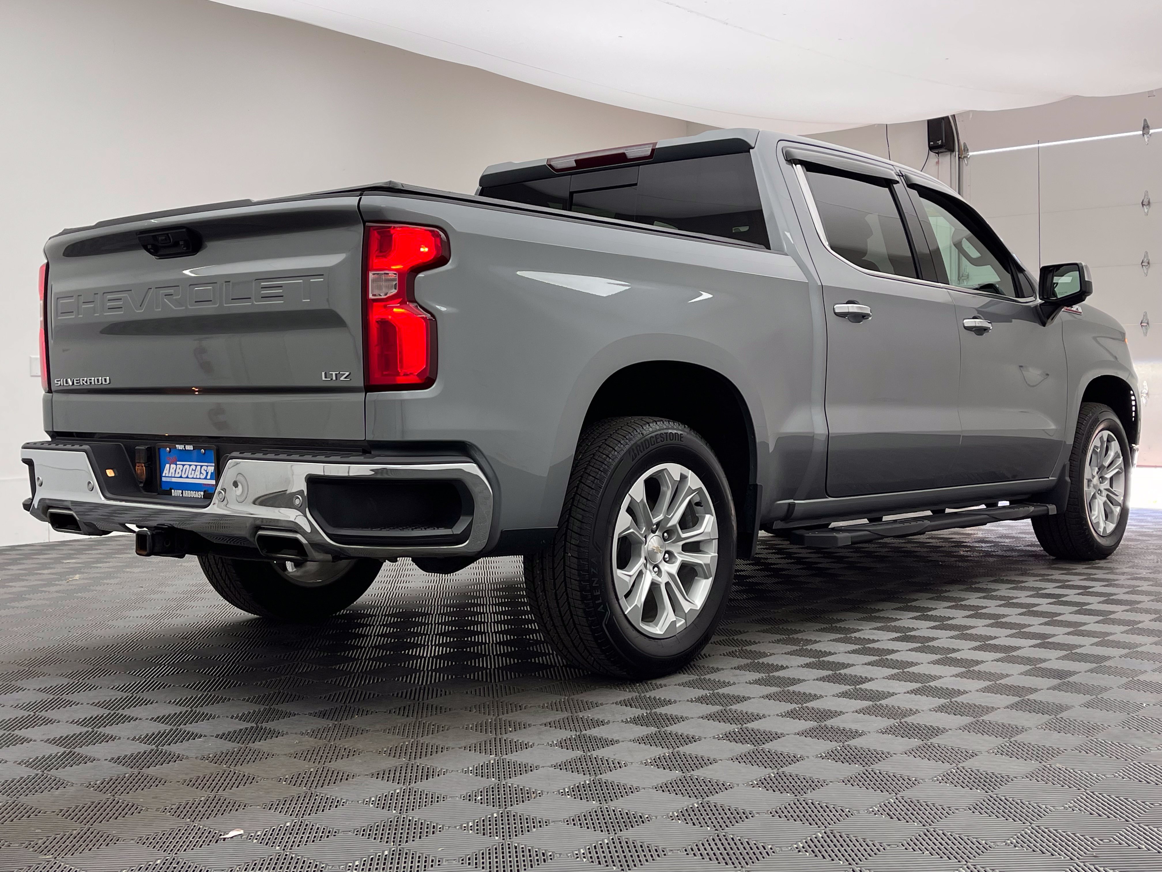 Used 2024 Chevrolet Silverado 1500 LTZ w/ LTZ Convenience Package II AWD/4WD image 8