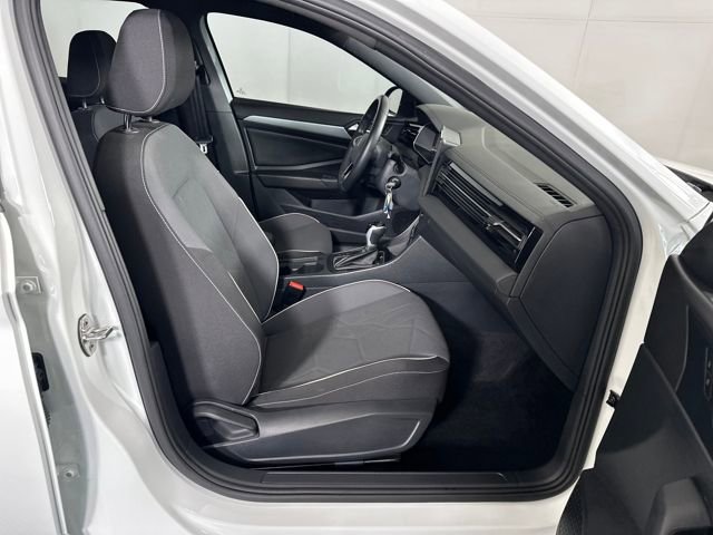 Used 2025 Volkswagen Jetta Sport image 28