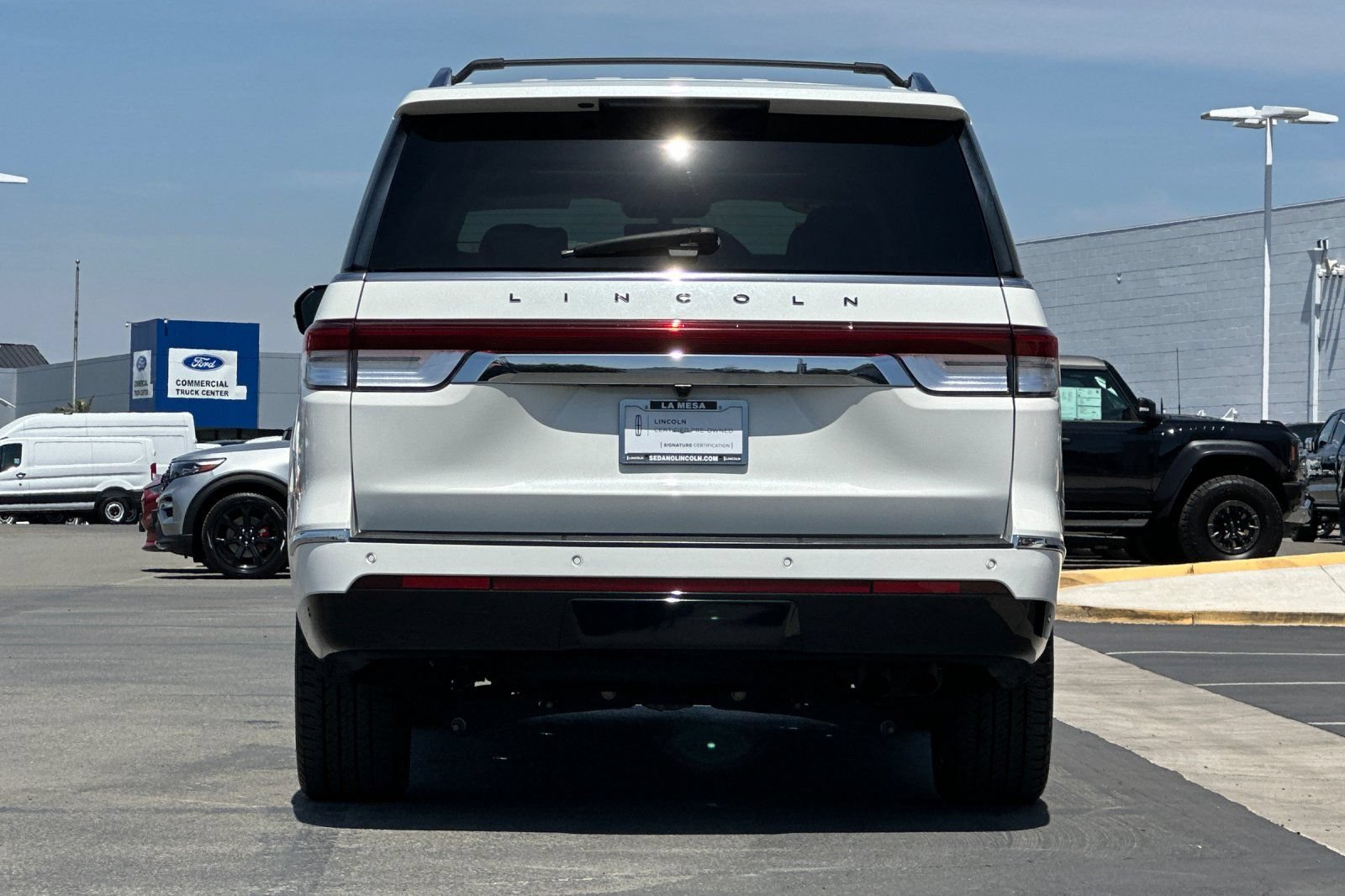 Certified 2023 Lincoln Navigator L Black Label AWD/4WD image 4