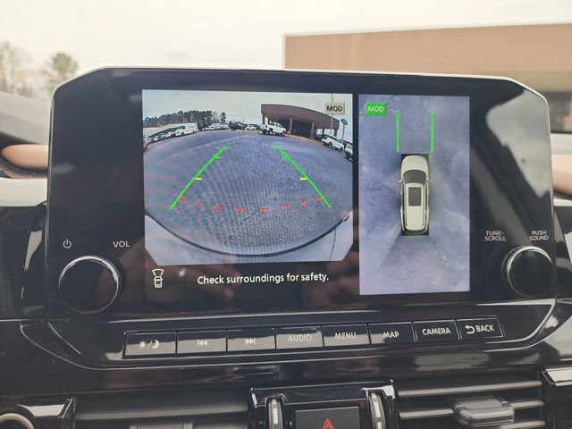 Used 2024 Nissan Pathfinder Platinum w/ Cargo Package image 24