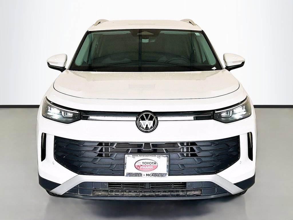Used 2025 Volkswagen Tiguan S FWD image 2
