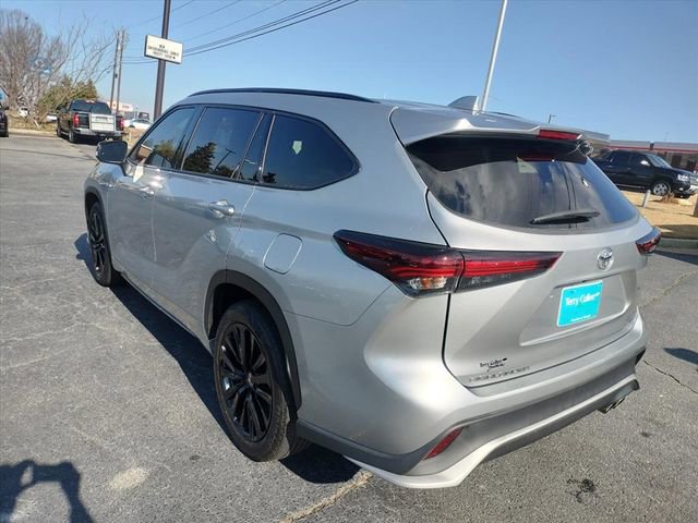 Used 2024 Toyota Highlander XSE image 6