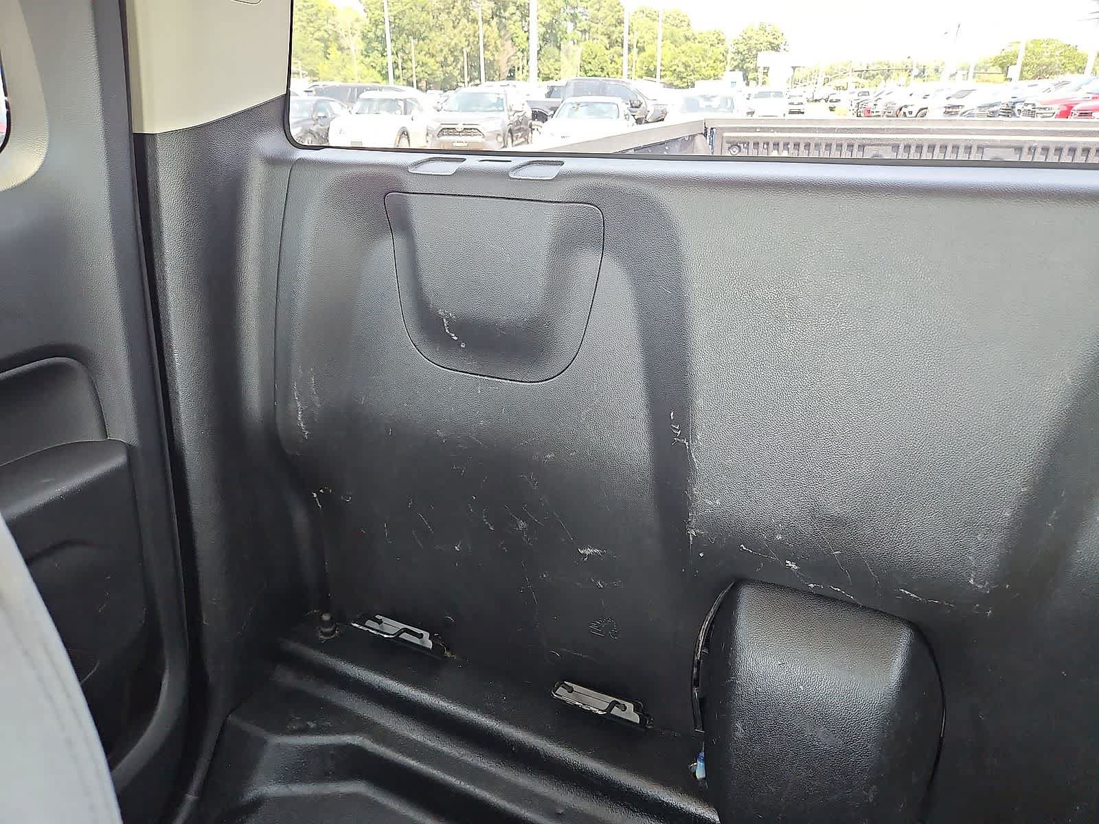 Used 2019 Chevrolet Colorado W/T RWD image 13