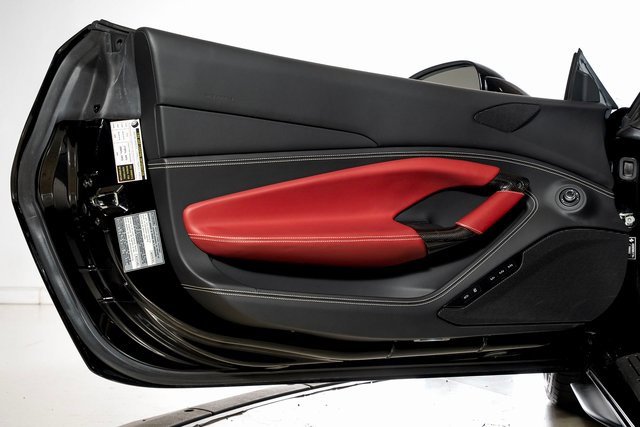 Used 2022 Ferrari F8 Tributo image 55