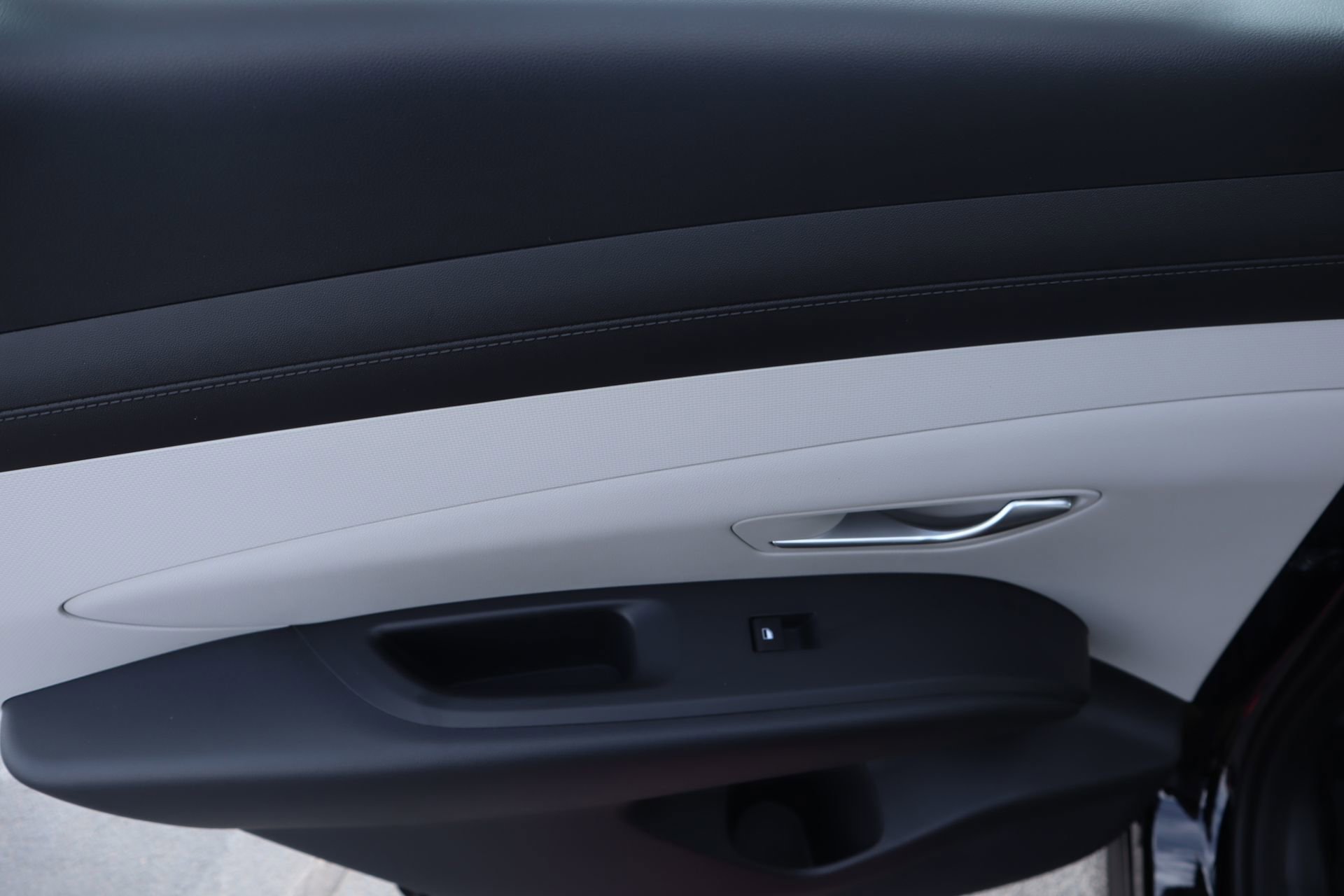 New 2026 Hyundai Tucson Blue SE image 14