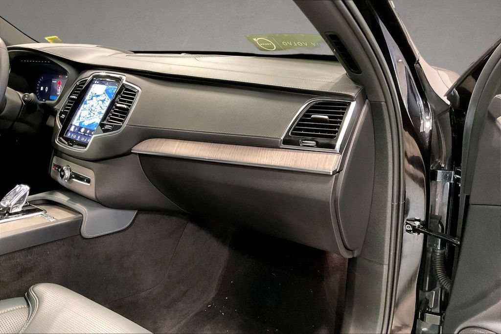 Certified 2023 Volvo XC90 B6 Ultimate w/ Protection Package Premier AWD/4WD image 28