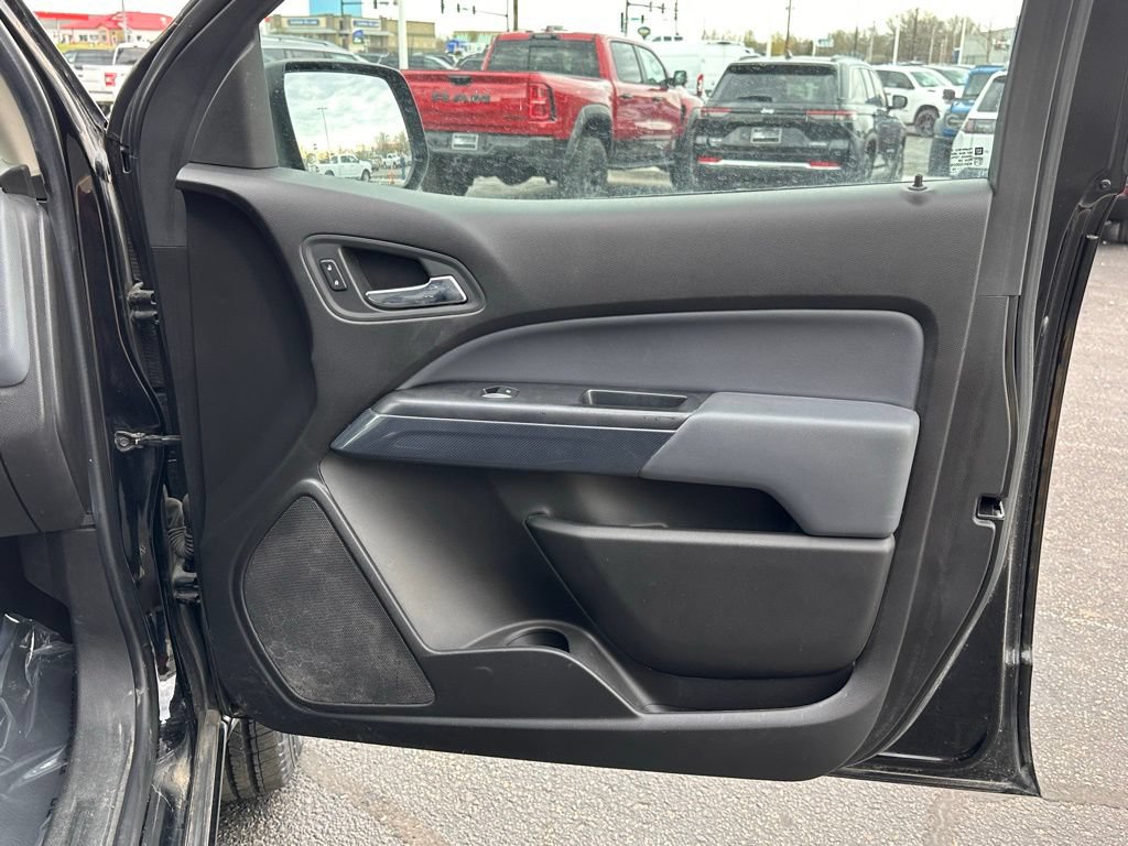 Used 2015 Chevrolet Colorado Z71 AWD/4WD image 29
