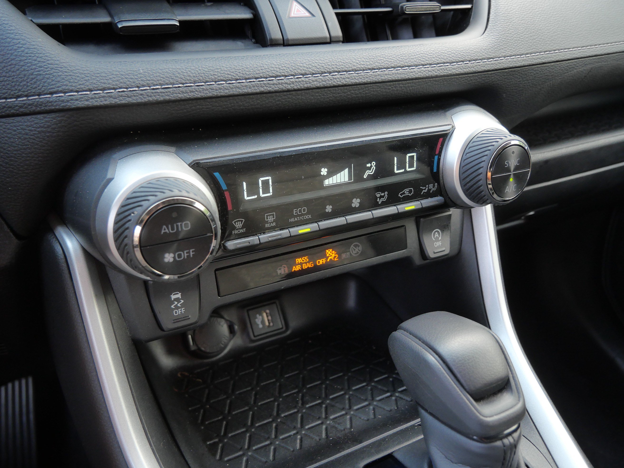 Certified 2024 Toyota RAV4 XLE FWD image 23