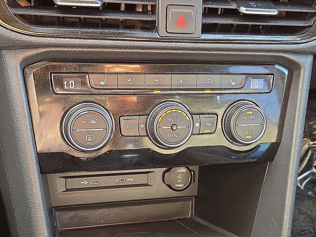 Used 2024 Volkswagen Taos SE image 27