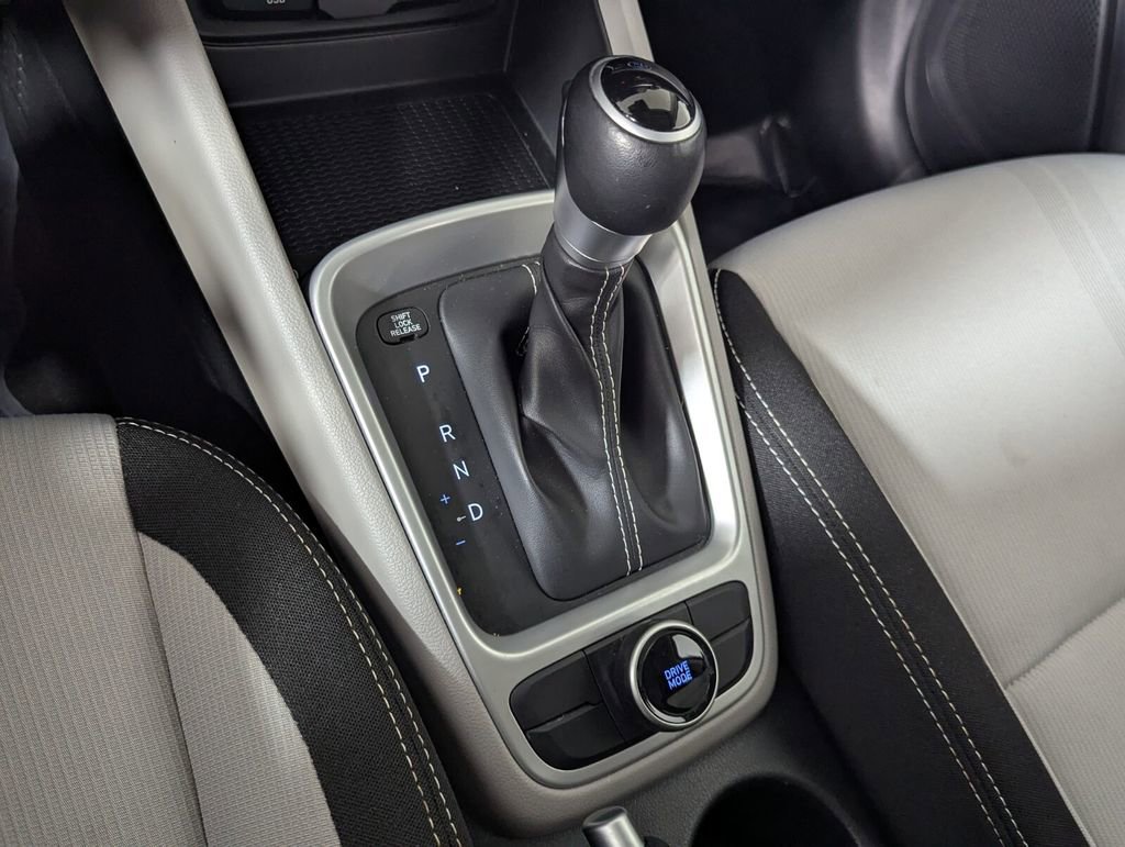 Used 2024 Hyundai Venue SEL image 21