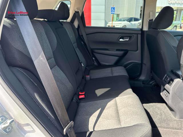 Used 2025 Nissan Rogue SV FWD image 9