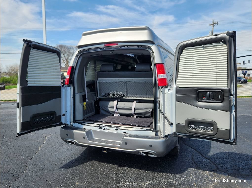Used 2023 GMC Savana 2500 Extended RWD image 19