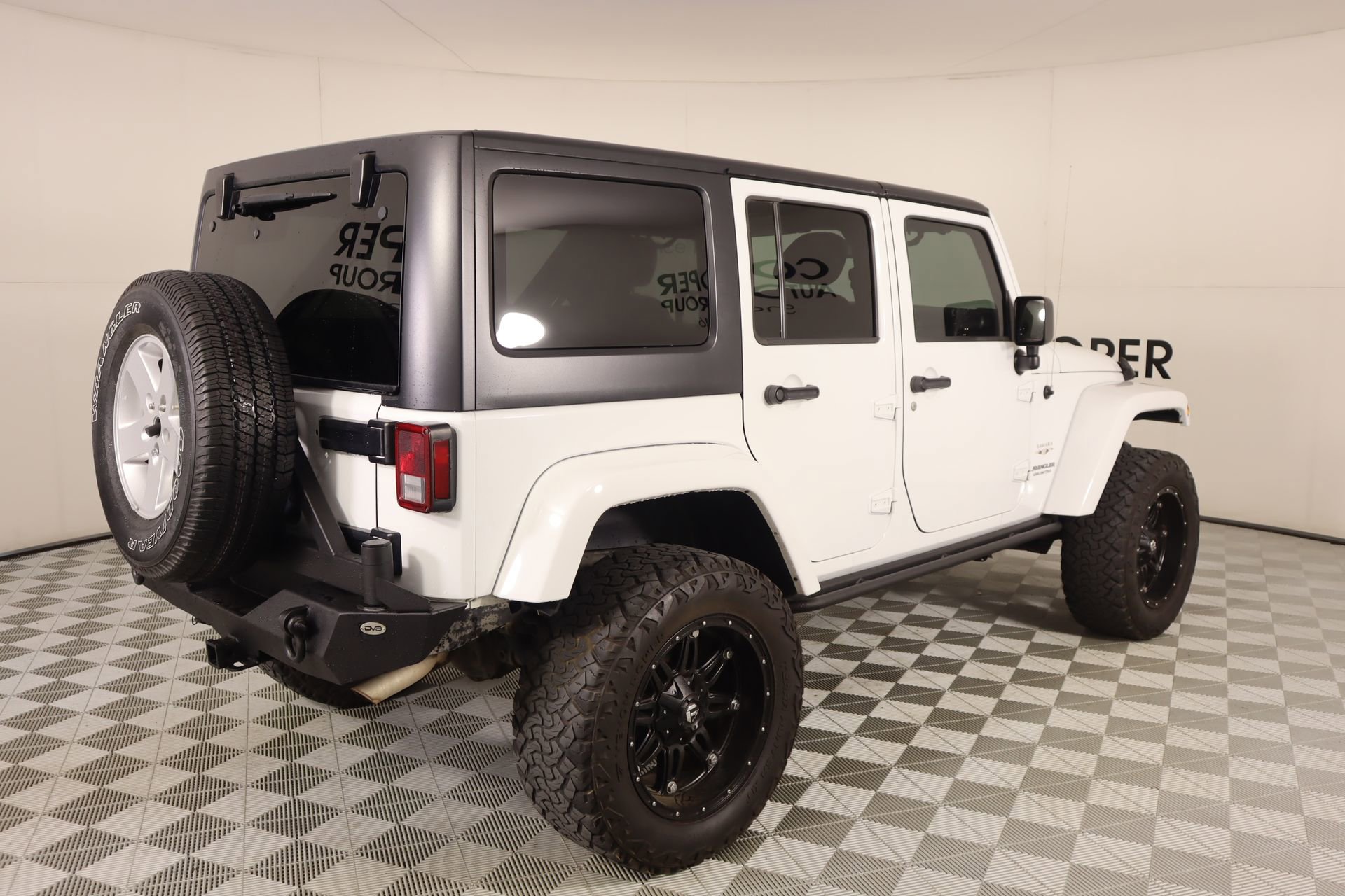 Used 2017 Jeep Wrangler Unlimited Sahara image 19