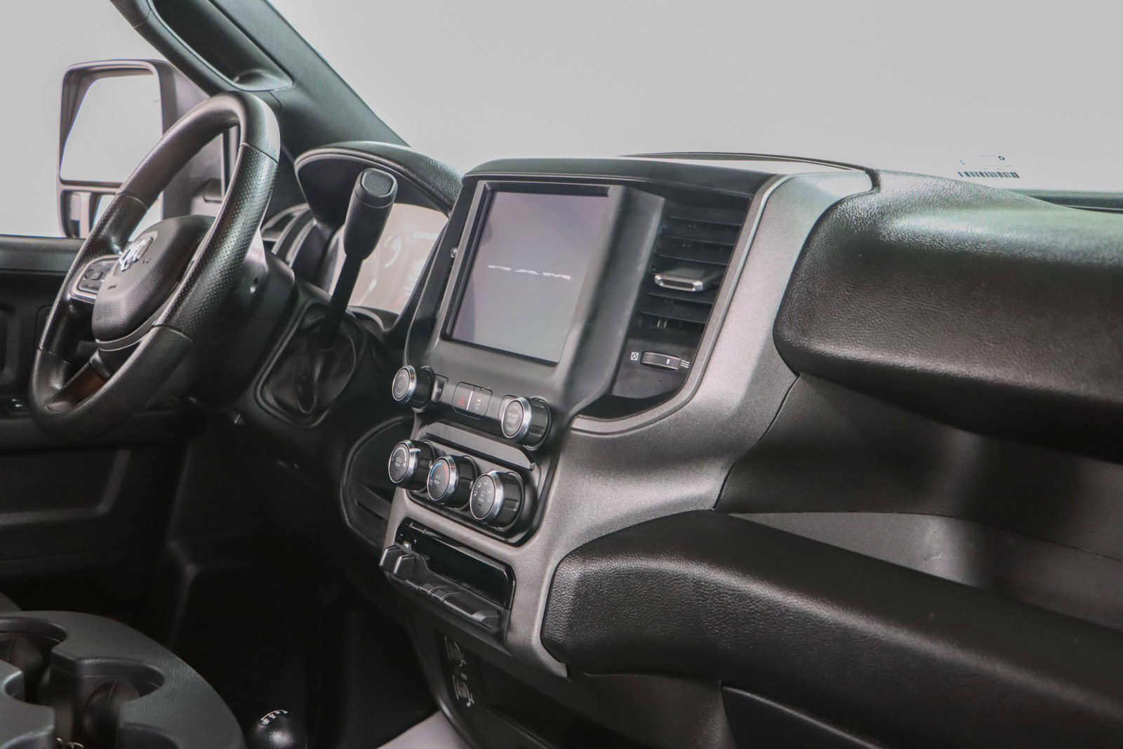 Used 2024 RAM 3500 Tradesman w/ Chrome Appearance Group image 25