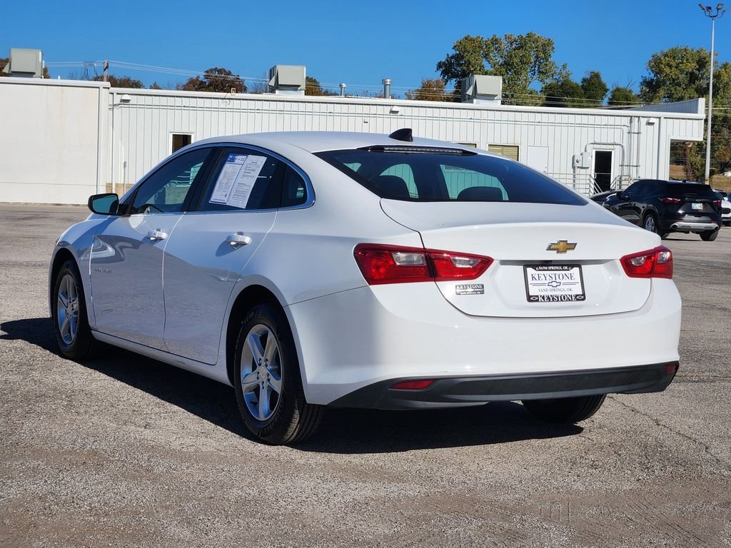 Used 2022 Chevrolet Malibu LS FWD image 4