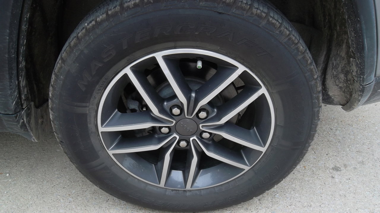 Used 2019 Jeep Grand Cherokee Limited image 22