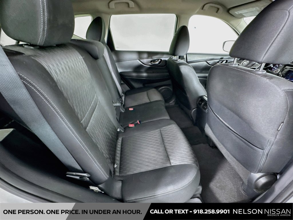 Used 2019 Nissan Rogue SV FWD image 26