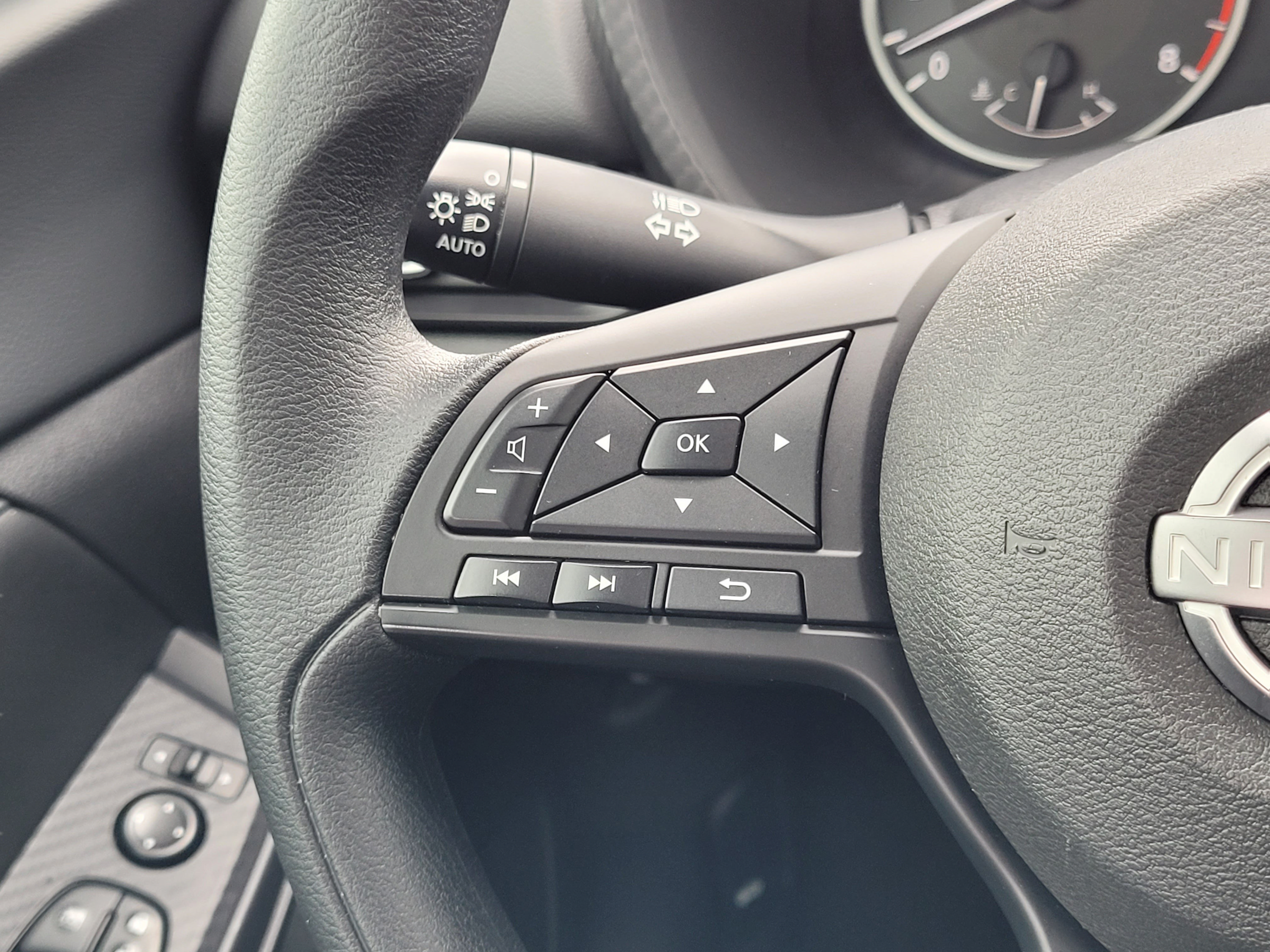 Used 2024 Nissan Sentra S FWD image 14
