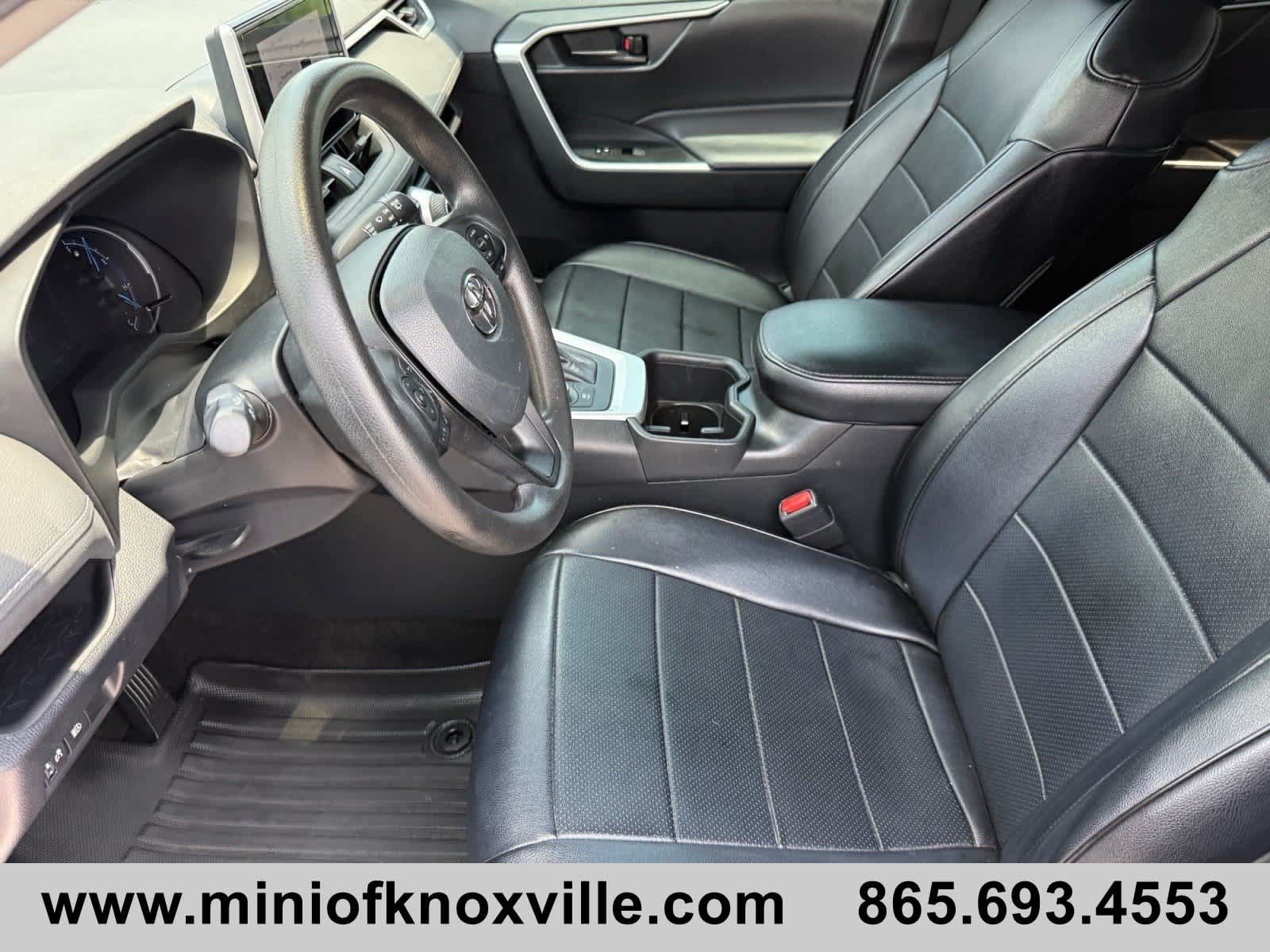 Used 2024 Toyota RAV4 LE AWD/4WD image 13