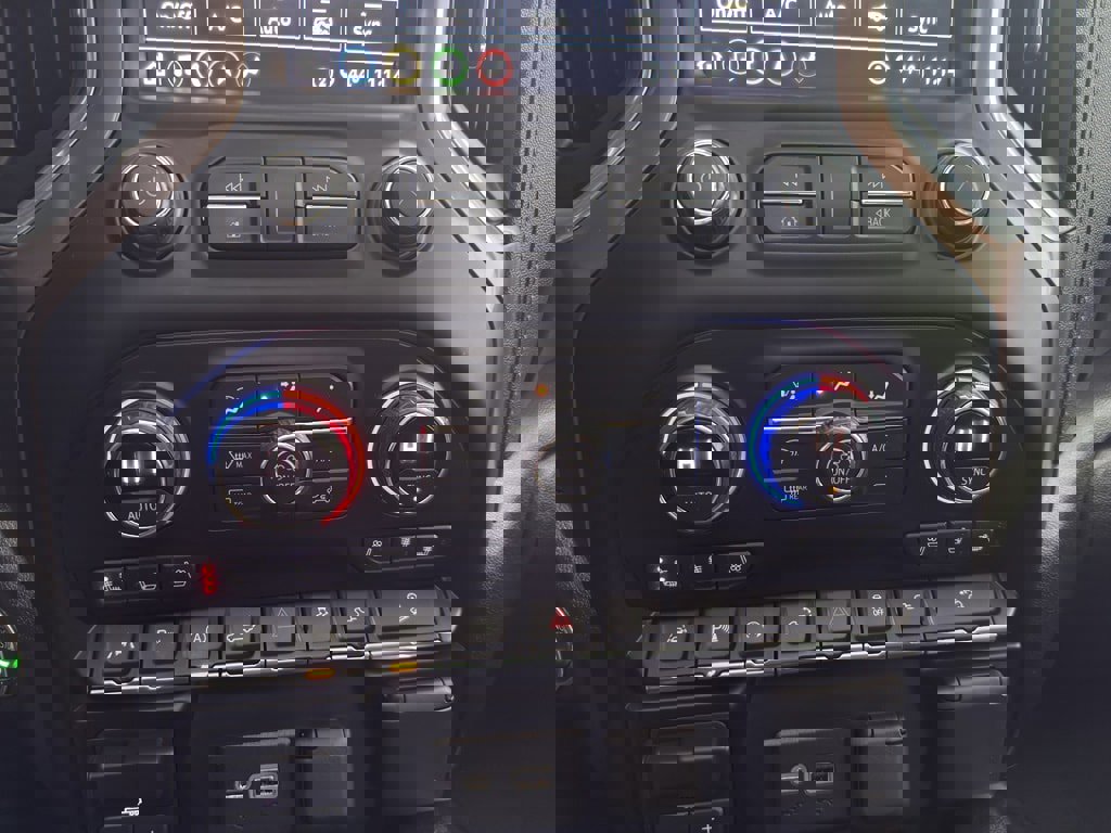 Used 2021 Chevrolet Silverado 1500 High Country w/ Technology Package image 26