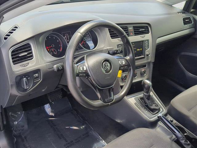 Used 2017 Volkswagen Golf S FWD image 6