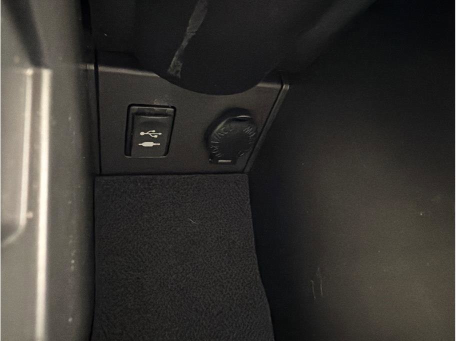 Used 2014 Toyota Prius Two image 23