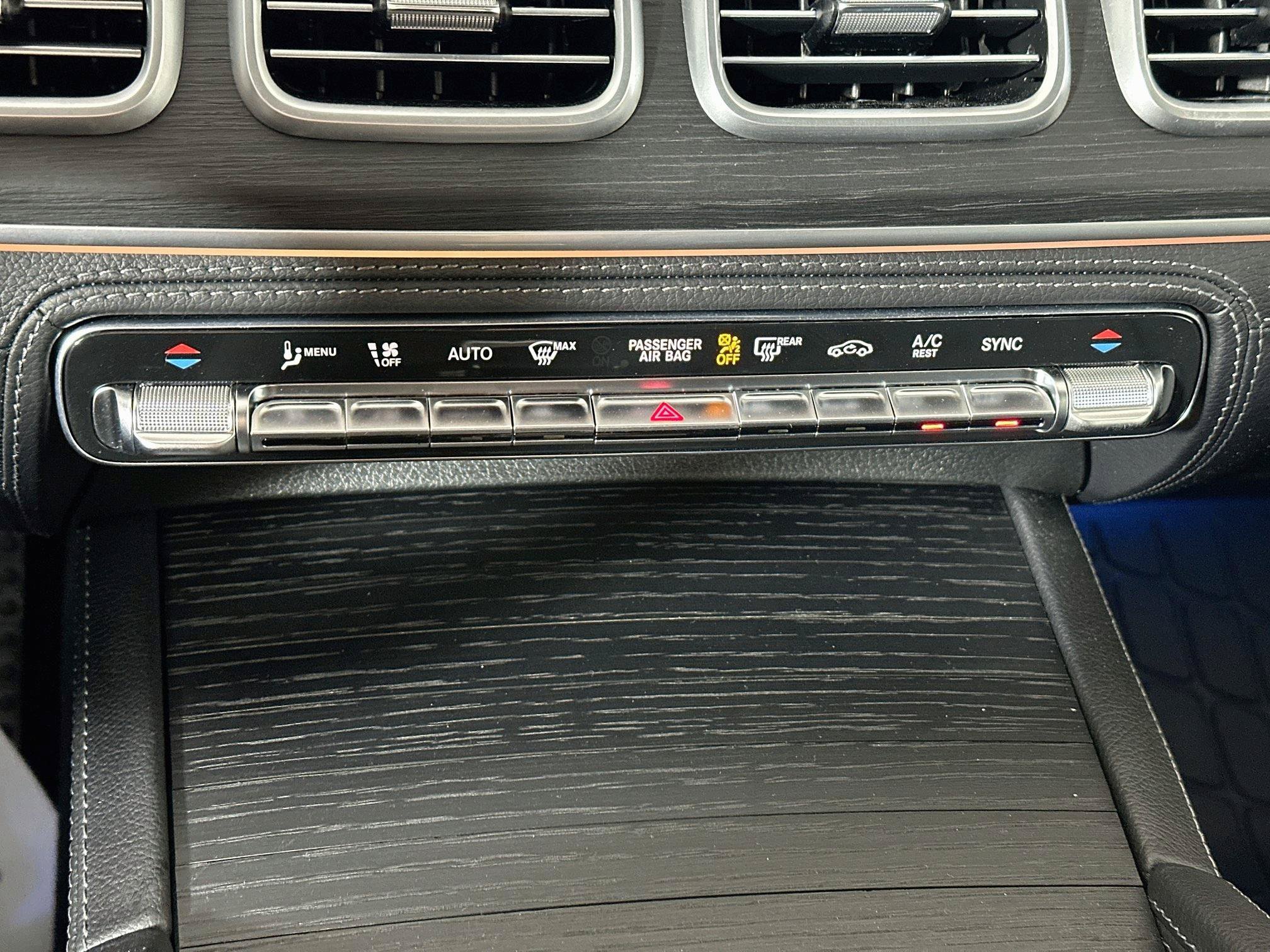 Used 2025 Mercedes-Benz GLS 580 4MATIC image 16