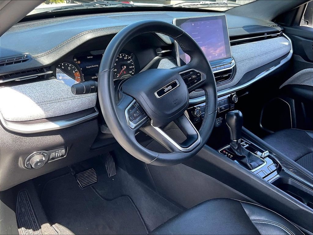 Used 2024 Jeep Compass Latitude AWD/4WD image 8