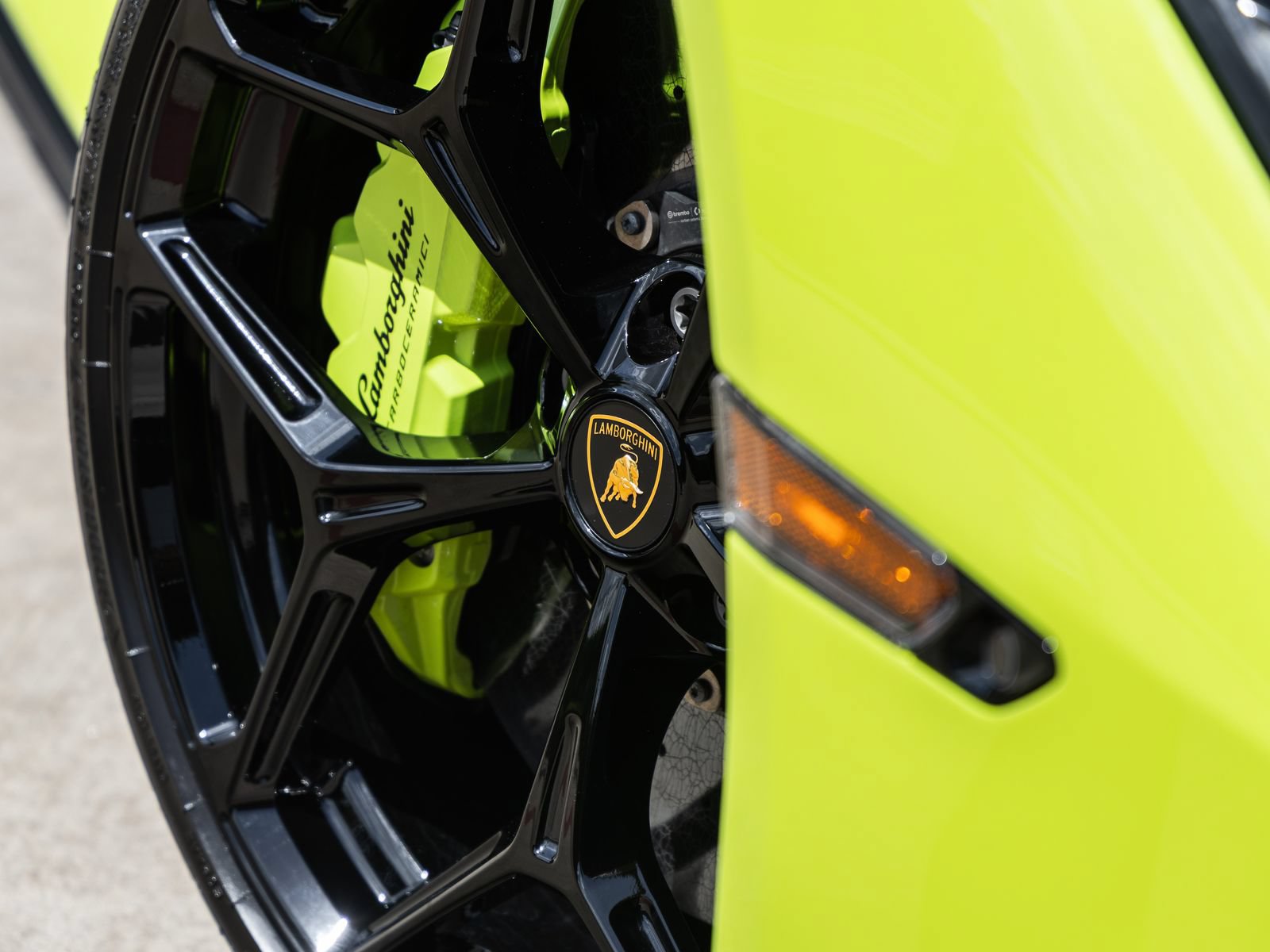 Used 2025 Lamborghini Revuelto AWD/4WD image 29
