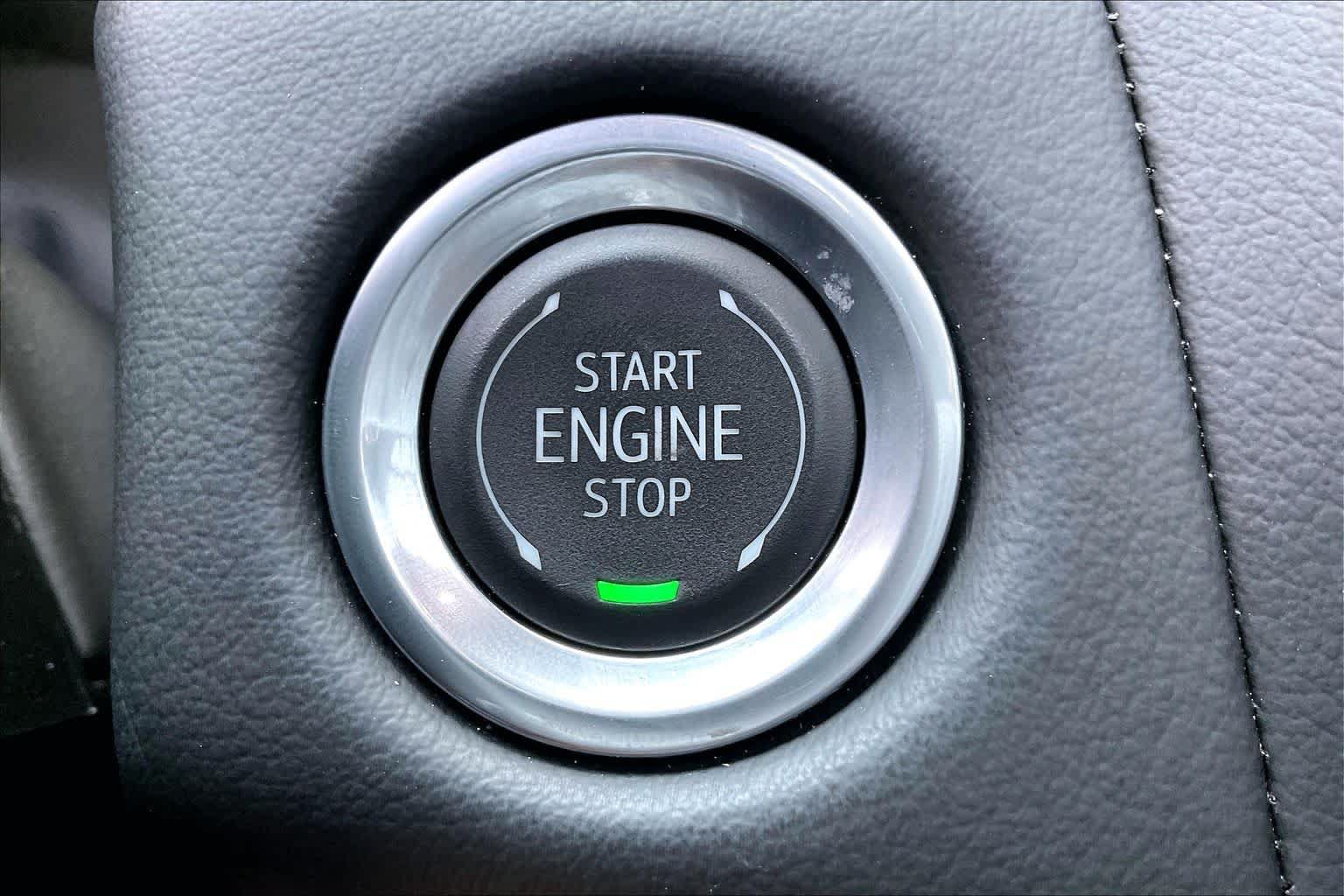Certified 2024 GMC Yukon AT4 w/ AT4 Premium Package AWD/4WD image 31