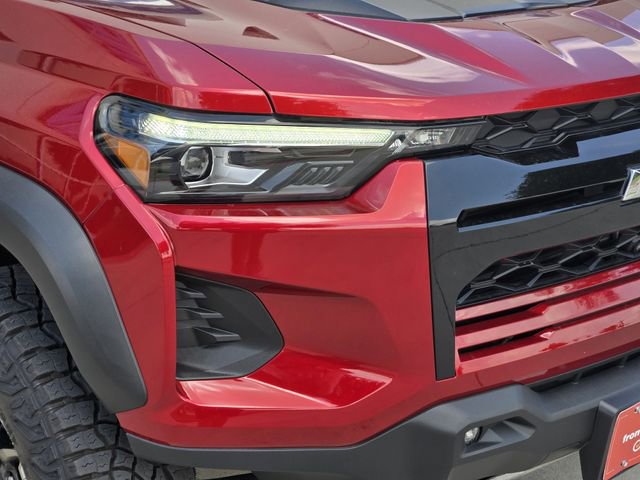 Used 2025 Chevrolet Colorado ZR2 w/ Technology Package AWD/4WD image 10
