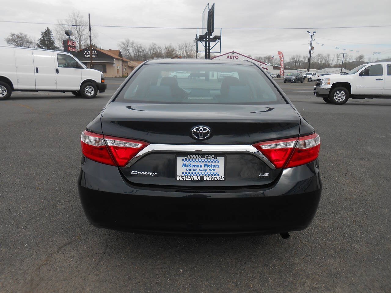 Used 2017 Toyota Camry LE FWD image 8