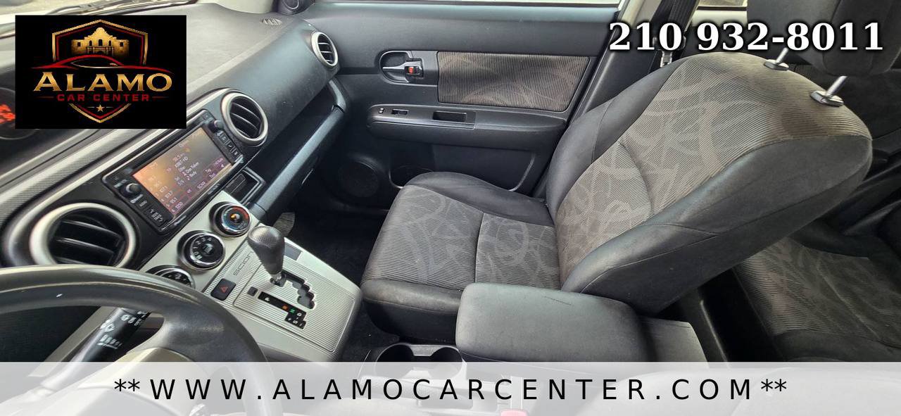 Used 2014 Scion xB FWD image 35