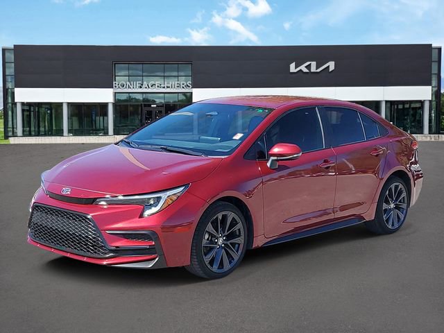 Used 2024 Toyota Corolla SE image 2