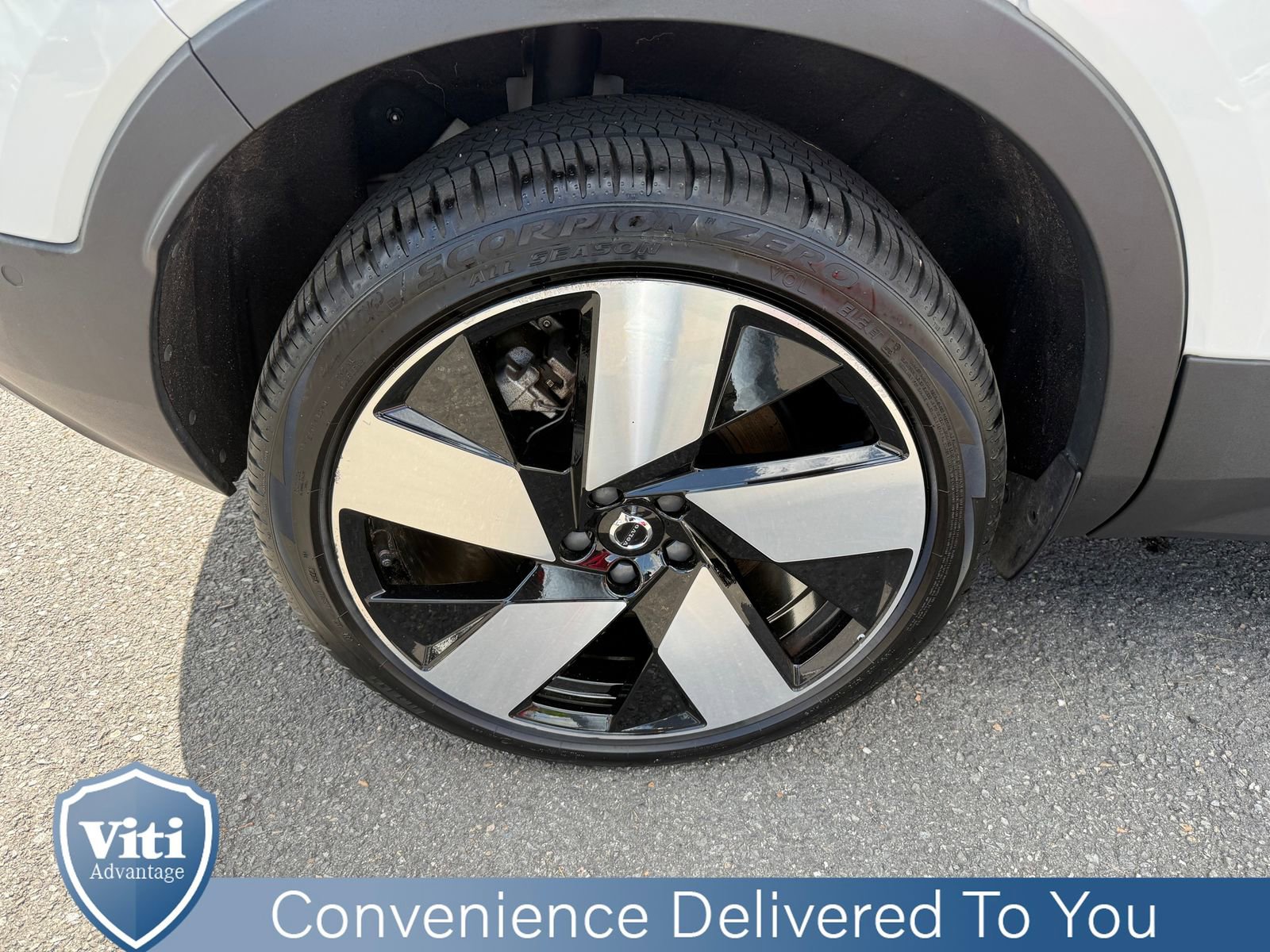 Used 2023 Volvo XC40 Recharge Ultimate w/ Protection Package Premier AWD/4WD image 14