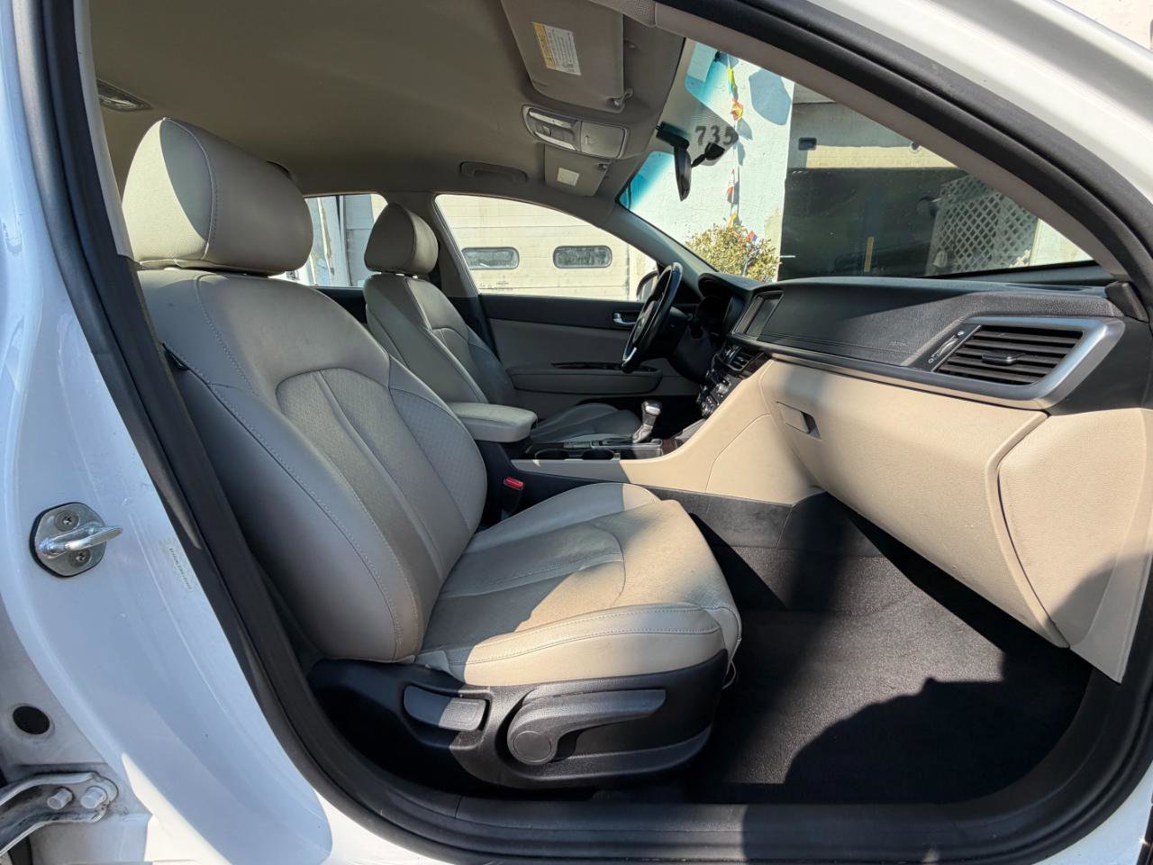 Used 2017 Kia Optima EX image 32