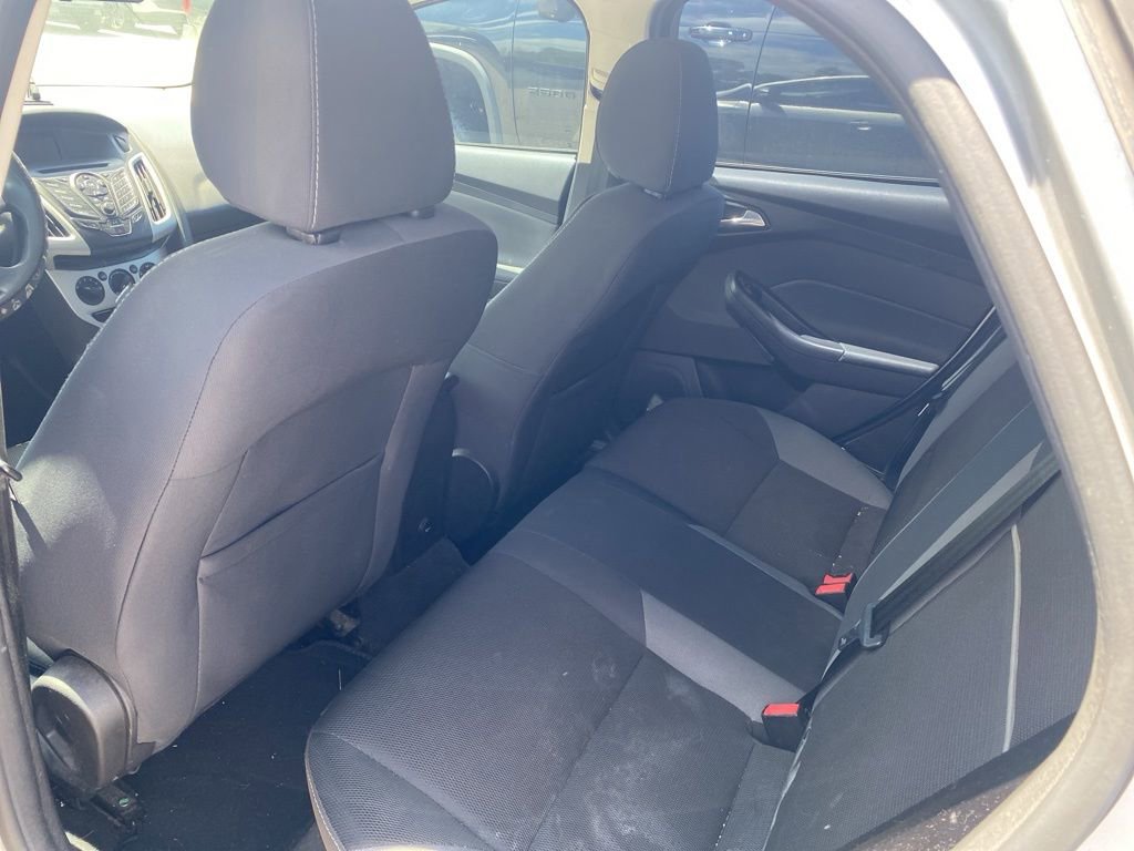 Used 2014 Ford Focus SE FWD image 4
