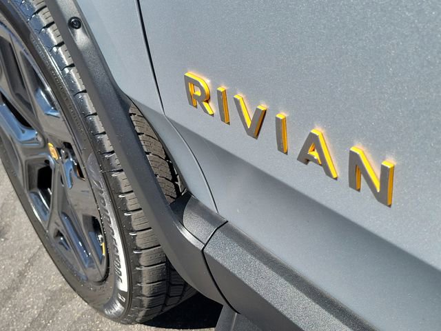 Used 2024 Rivian R1S Adventure image 25