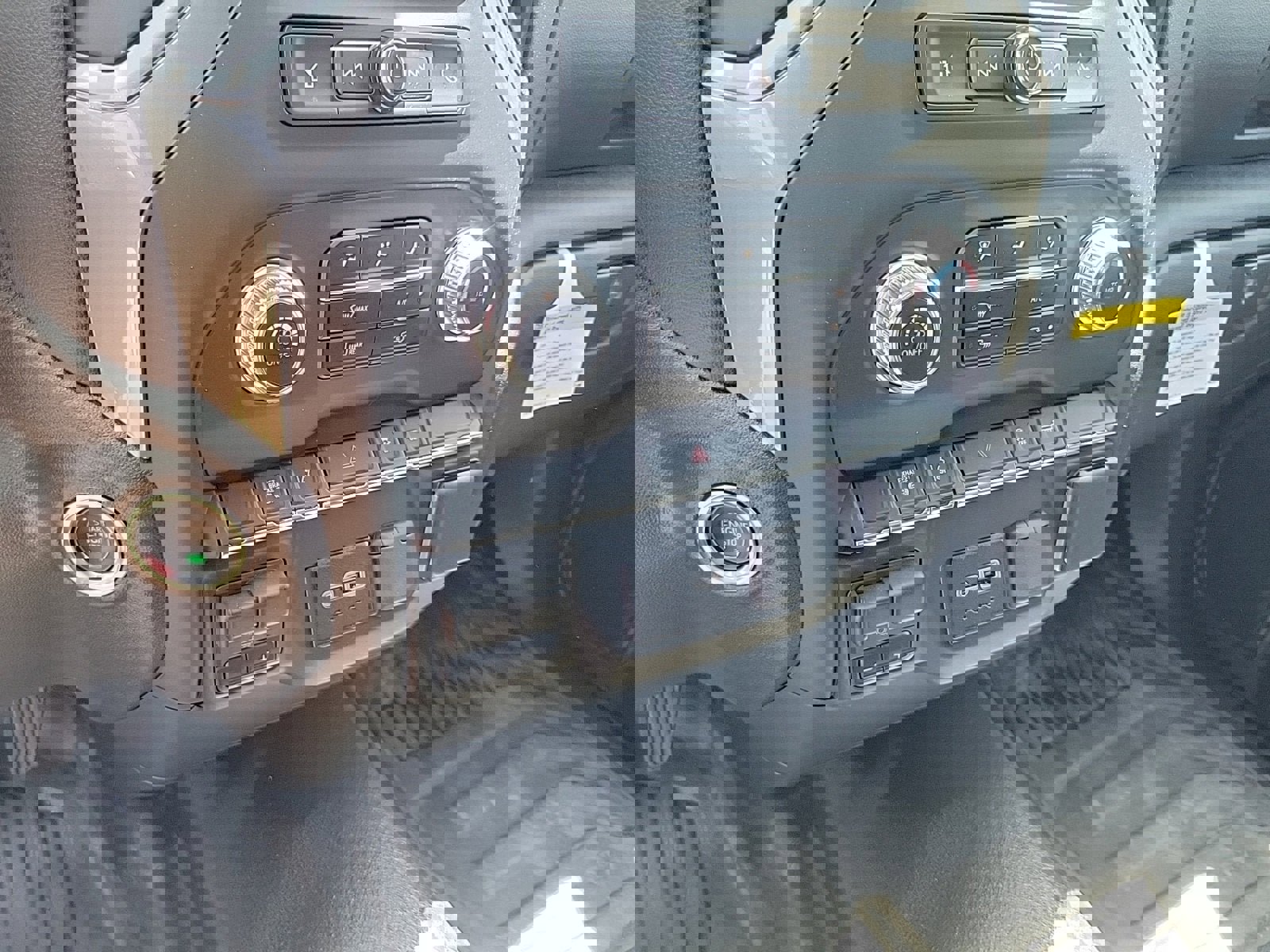 New 2024 GMC Sierra 2500 Pro w/ Convenience Package image 17