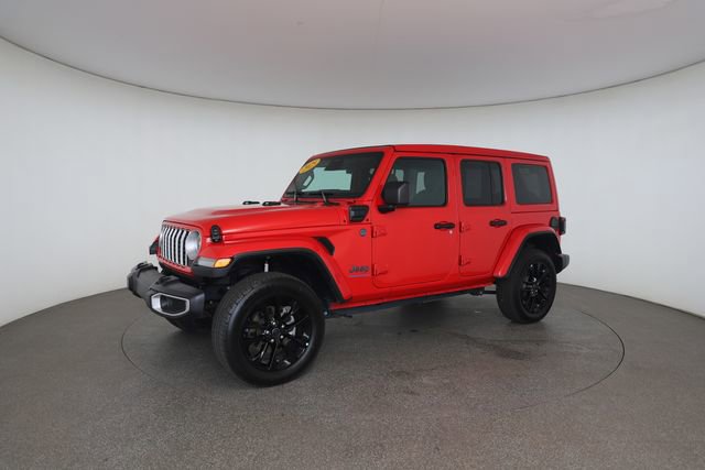 Used 2025 Jeep Wrangler Unlimited Sahara w/ Safety Group AWD/4WD image 7
