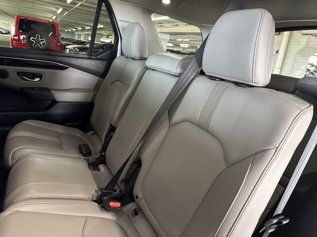 Used 2023 Honda Pilot Touring image 21