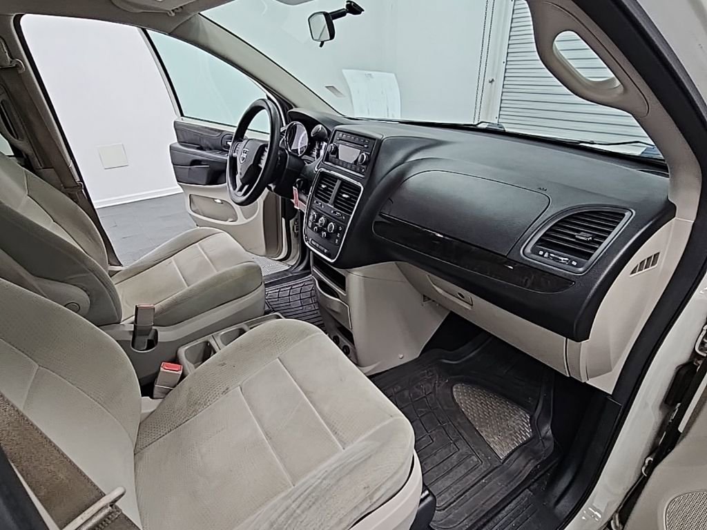 Used 2013 Dodge Grand Caravan SE image 27